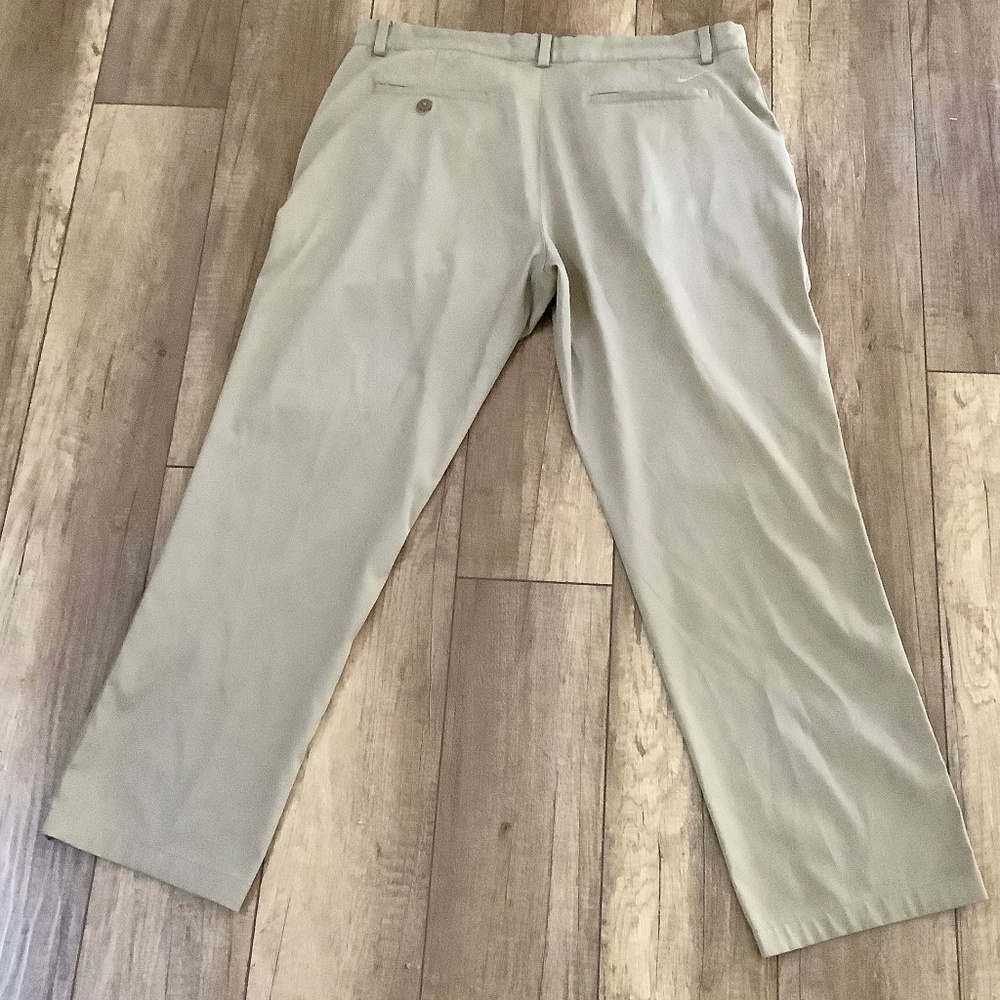 Mens Sz 38 x 32 Nike Dri Fit Khaki Golf Pants polyester spandex 906780-235